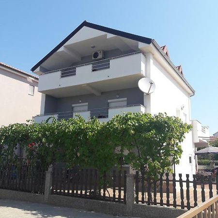 Apartmani Kuzmic Vrsi Exterior foto