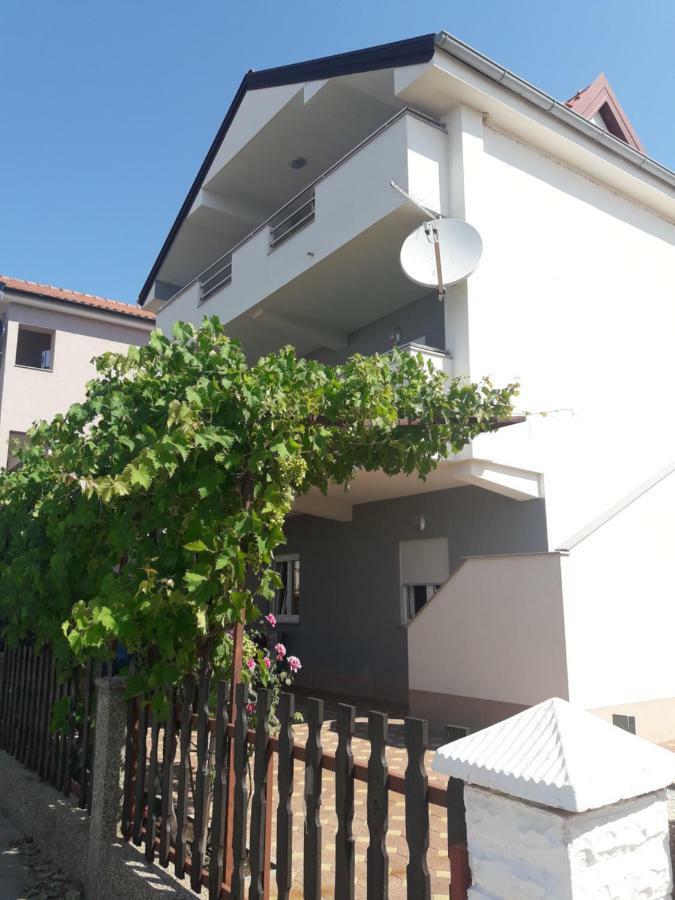 Apartmani Kuzmic Vrsi Exterior foto