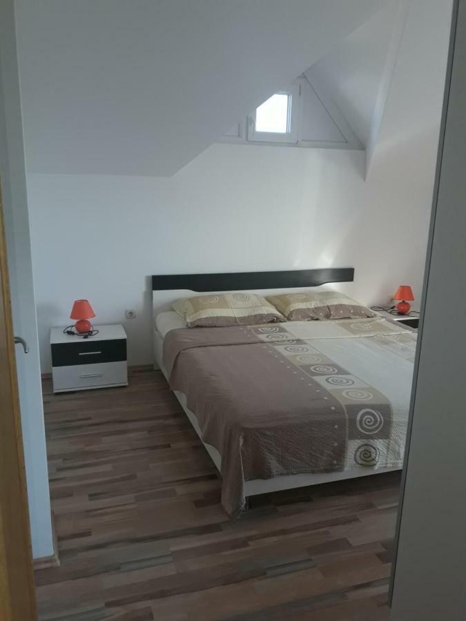 Apartmani Kuzmic Vrsi Exterior foto