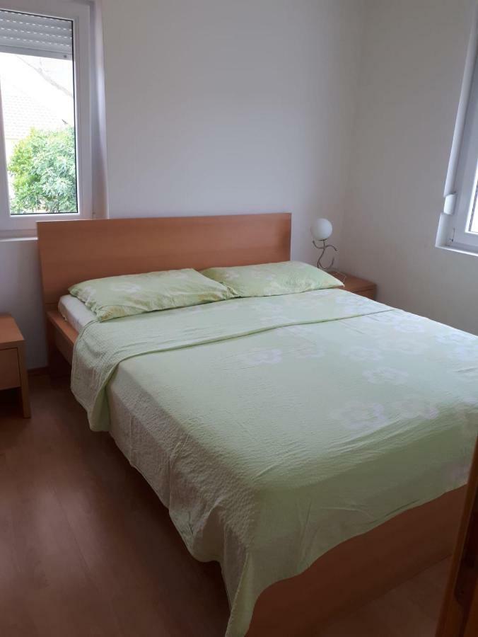 Apartmani Kuzmic Vrsi Exterior foto